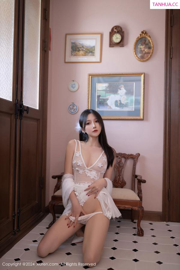 鱼子酱fish  [XiuRen]高清写真图 2024.12.06 No.9564 鱼子酱Fish 丝袜美腿第23张图片